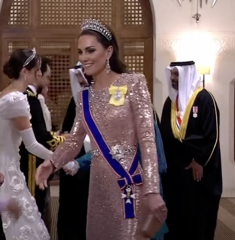 kate middleton lover's knot tiara jordanian wedding